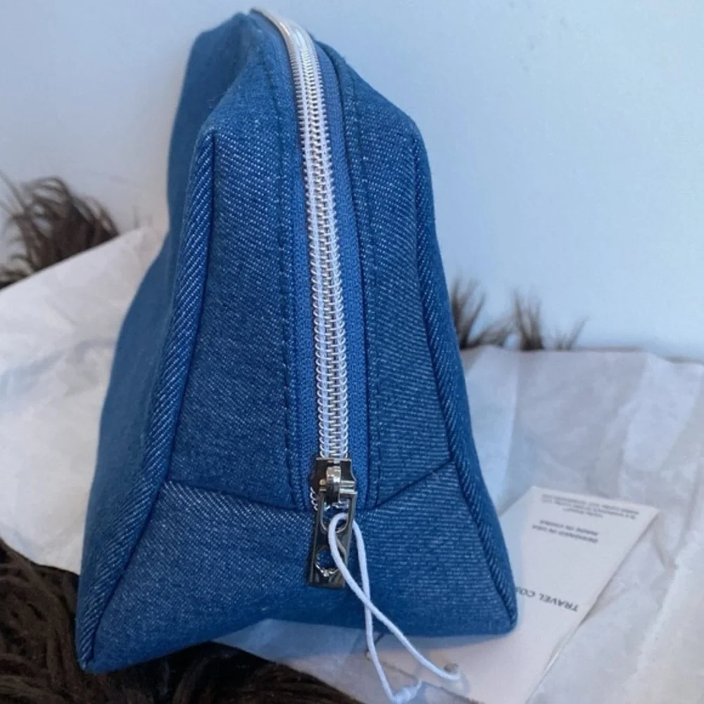 BNWT Lucky Brand Multi functional Travle Wedge Pouch - Picture 5 of 11